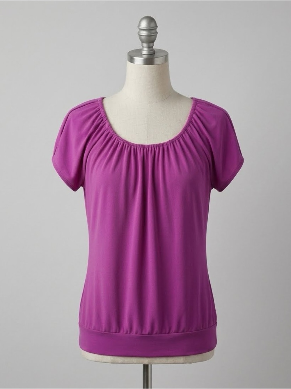 Worthington Short Sleeve Scoop Neck Top in Magenta Purple